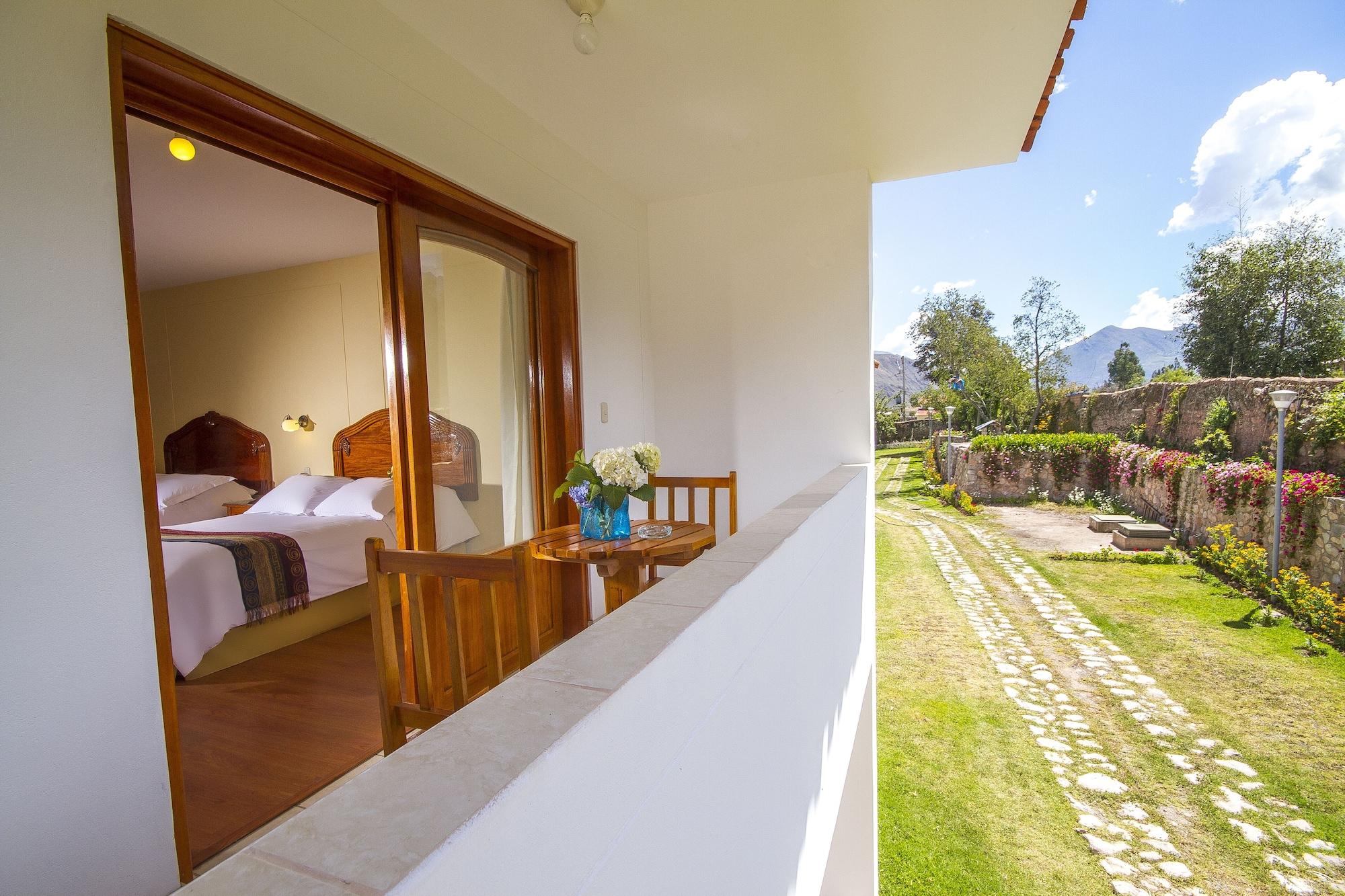 Agustos Hotel 3*