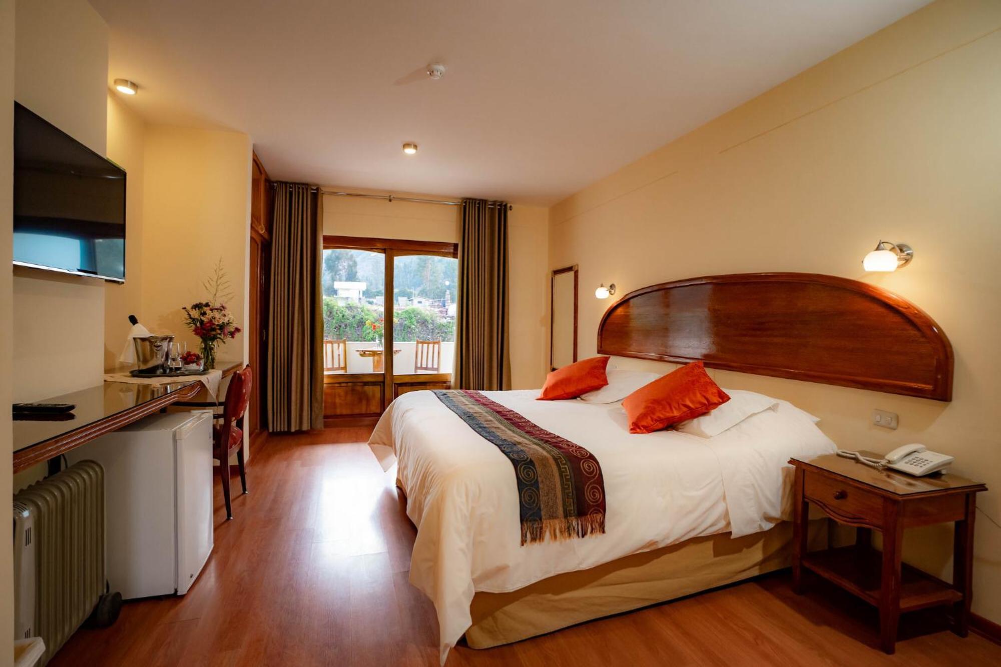Agustos Hotel 3*