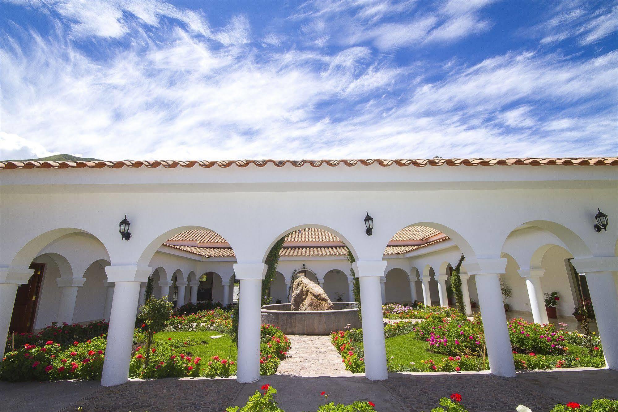 Agustos Hotel 3*