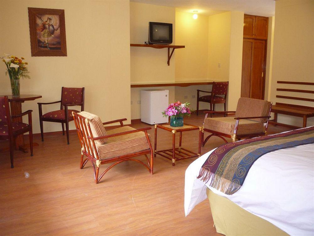 Agustos Hotel